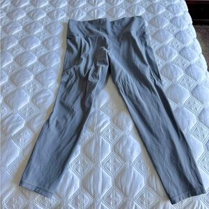 Athleta Salutation stash 7/8 Tight